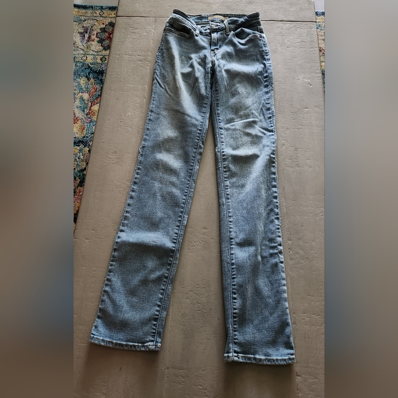 Levi 👖 - Picture 3 of 6